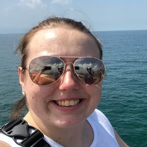 Meet your Posher, Alyson